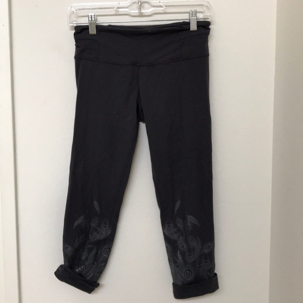 Lyly lemon cropped leggings with custom design